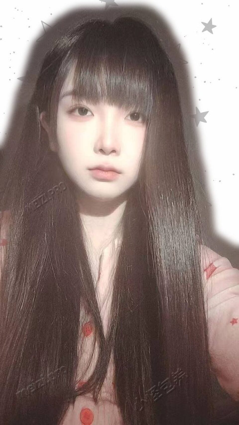 江苏 苏州 23岁 161cm 98 C杯 工作 笑起来好看甜美 玩的开 抽烟纹身:无纹身 SM:是 无套:可 口交:可 过夜:可 同居:否 可飞:可 价格:3 特点:笑起来好看甜美 玩的开