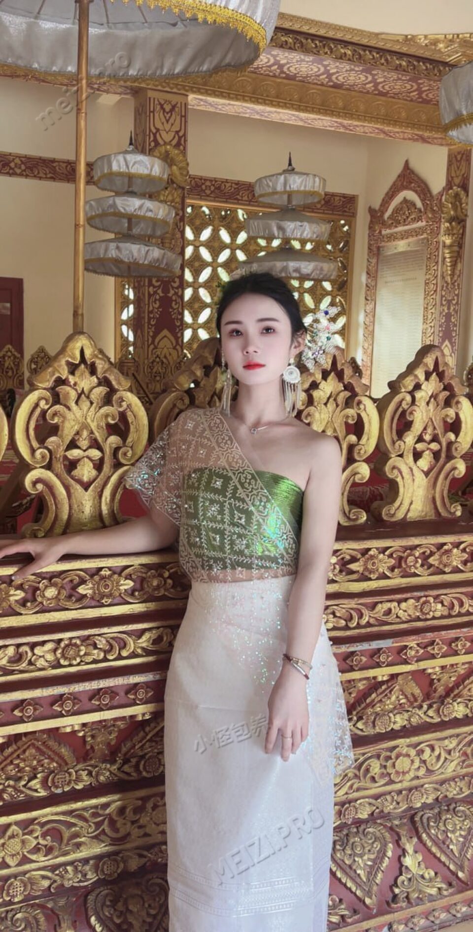 河南 郑州 23岁 158cm 90 B杯 美业 年轻漂亮身材好,可纯可欲。性格很乖懂情趣。会给情绪价值,声音甜美,还会点小才艺,学过书法和舞蹈 抽烟纹身:无纹身 SM:是 无套:可 口交:可 过夜:可 同居:可 可飞:可 价格:15 特点:年轻漂亮身材好,可纯可欲。性格很乖懂情趣。会给情绪价值,声音甜美,还会点小才艺,学过书法和舞蹈