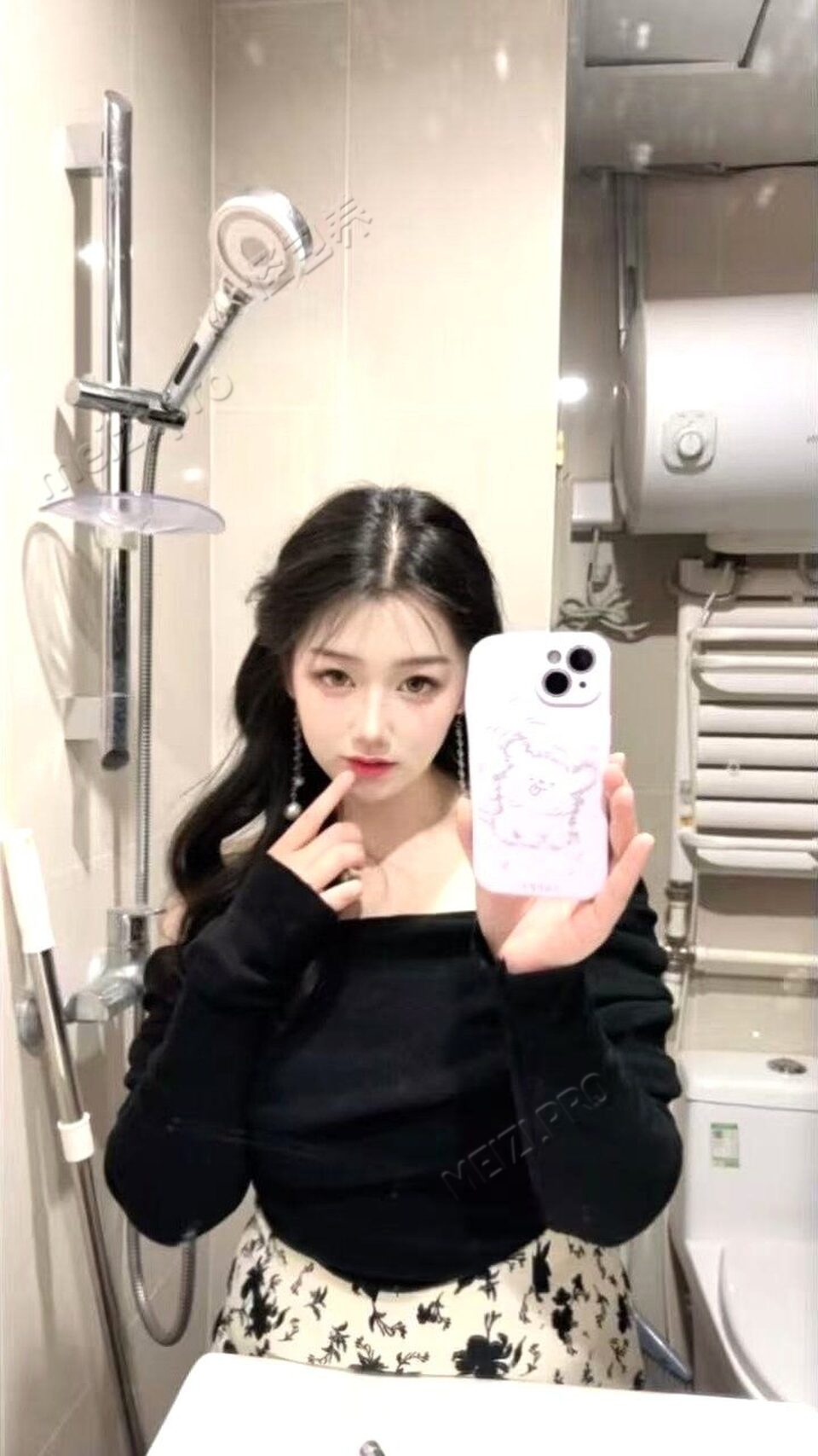 黑龙江 哈尔滨 23岁 165cm 120 B杯 销售 善解人意 床上主动 SM:否 无套:否 口交:可 过夜:可 同居:否 可飞:可 价格:7-10 特点:善解人意 床上主动