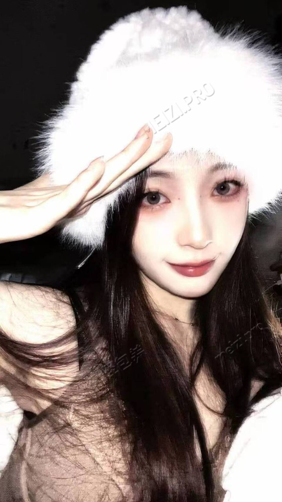 湖南 邵阳 23岁 168cm 52 B杯 幼教 身材好，皮肤白嫩、有点漂亮 朋友都夸我有气质、会跳舞，身体柔韧性好、懂事 有礼貌，做人有边界感、圈子干净，性经历少，温柔体贴，说话好听，懂得照顾人 抽烟纹身:不抽烟有纹身 SM:否 无套:可 口交:可 过夜:可 同居:可 可飞:可 价格:10 特点:身材好，皮肤白嫩、有点漂亮 朋友都夸我有气质、会跳舞，身体柔韧性好、懂事 有礼貌，做人有边界感、圈子干净，性经历少，温柔体贴，说话好听，懂得照顾人