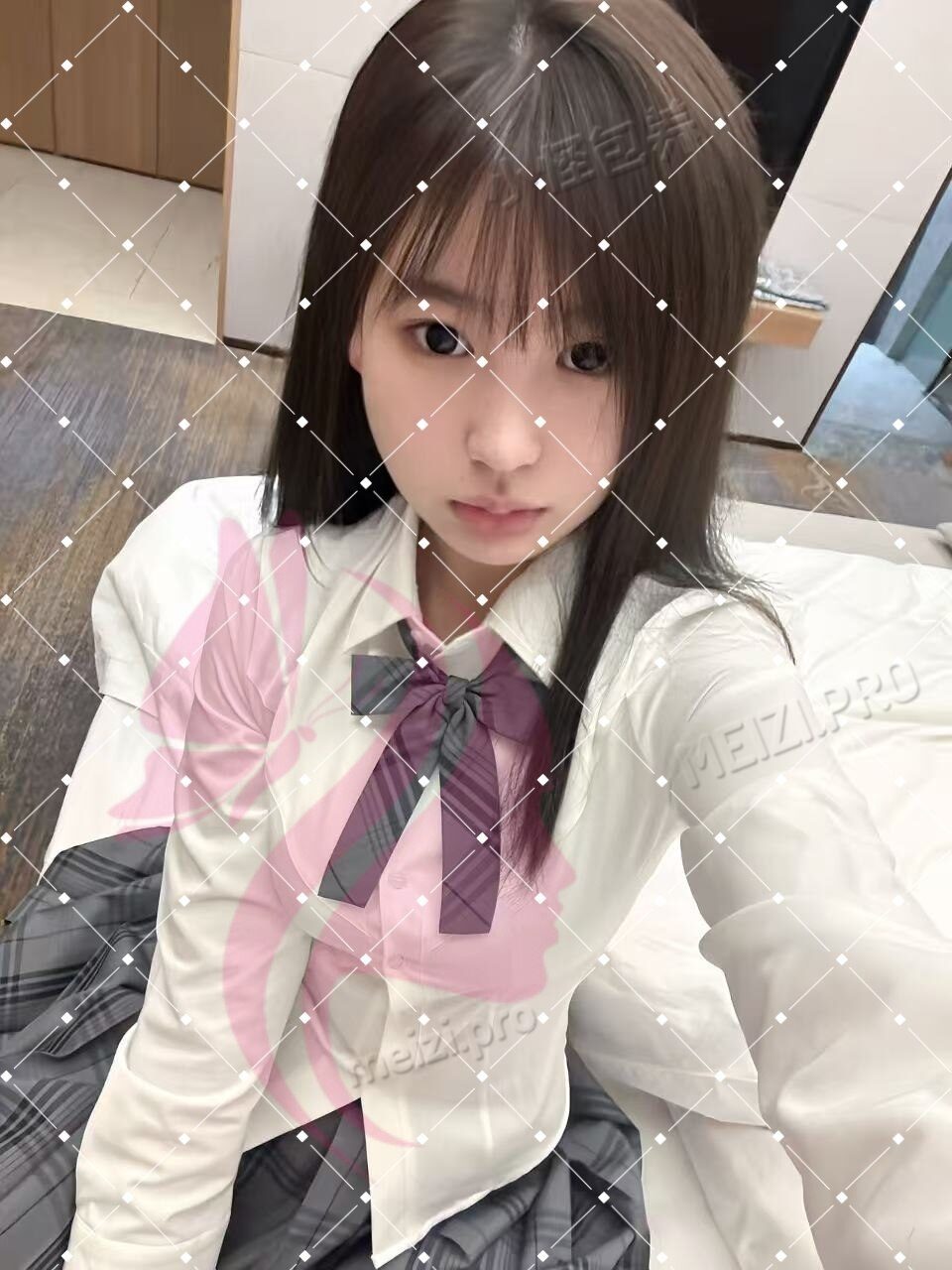 山东 菏泽 19岁 174cm 122 C杯 自由职业 年纪小 听话 能够提供情绪价值 抽烟纹身:不抽烟有纹身 SM:否 无套:可 口交:可 过夜:可 同居:可 可飞:可 价格:8 特点:年纪小 听话 能够提供情绪价值