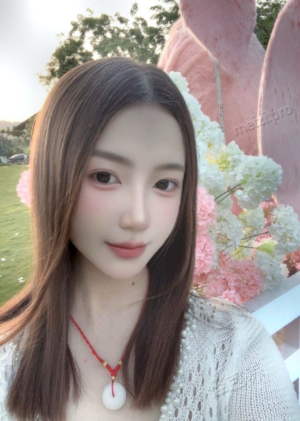 广东 广州 20岁 163cm 98 C杯 学生 乖巧听话 抽烟纹身:无 SM:否 无套:否 口交:可 过夜:否 可飞:否 价格:10 特点:乖巧听话