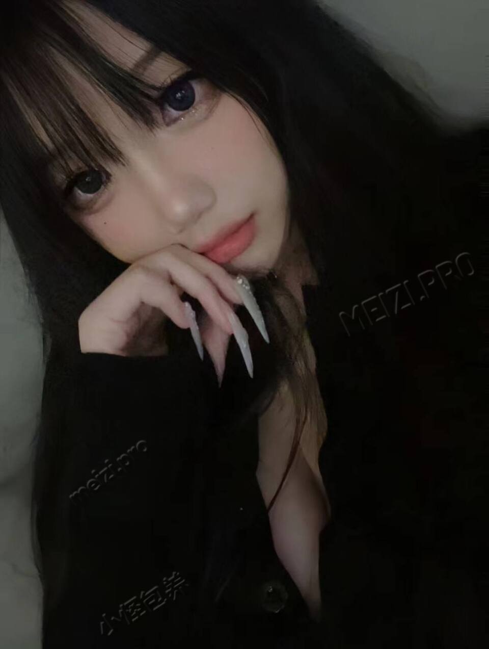 广东 深圳 22岁 171cm 115 E杯 学生 超大熊 可以胸推 服务特别好 情绪价值拉满 抽烟纹身:无 SM:否 无套:否 口交:可 过夜:可 同居:否 价格:12 特点:超大熊 可以胸推 服务特别好 情绪价值拉满