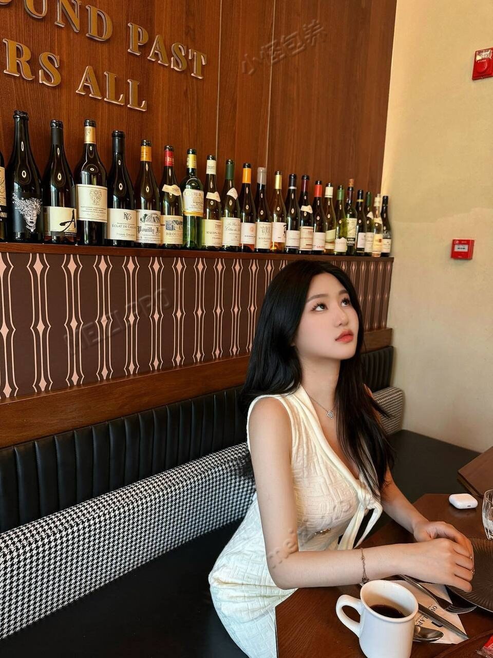 广东 深圳 22岁 168cm 96 D杯 实习 高素质正能量情绪稳定，甜美清纯，娇小玲珑，小骨架胸大腰细，艺术生画画6年钢琴十级 抽烟纹身:无 SM:是 无套:否 口交:可 过夜:可 同居:可 可飞:可 看地方 价格:20 特点:高素质正能量情绪稳定，甜美清纯，娇小玲珑，小骨架胸大腰细，艺术生画画6年钢琴十级