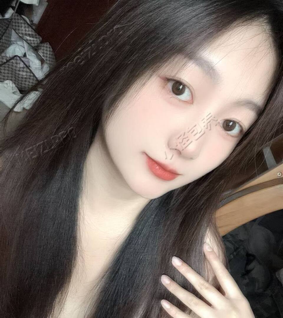 广东 广州 21岁 165cm 120 C杯 美容 第一次找，平时要工作 抽烟纹身:无 SM:是 无套:否 口交:可 过夜:可 同居:否 可飞:能 价格:17 特点:第一次找，平时要工作