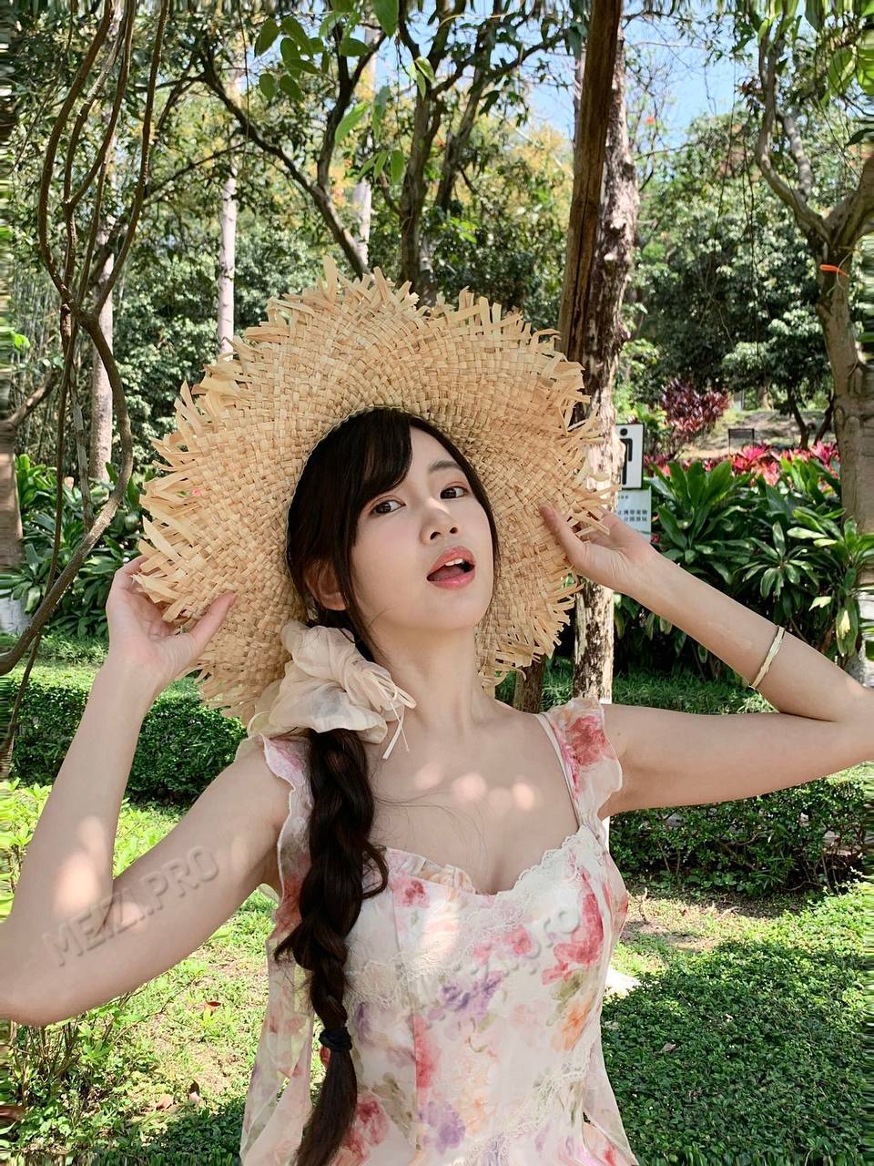 河南 郑州 25岁 165cm 84 B杯 销售 身材娇小，腰细腿长，腕线过档。爱笑脾气好，甜美可爱爱撒娇，素颜和妆后无差，可以素颜视频 抽烟纹身:无 SM:否 无套:否 口交:可 过夜:可 同居:否 可飞:可 +3k 价格:17 特点:身材娇小，腰细腿长，腕线过档。爱笑脾气好，甜美可爱爱撒娇，素颜和妆后无差，可以素颜视频