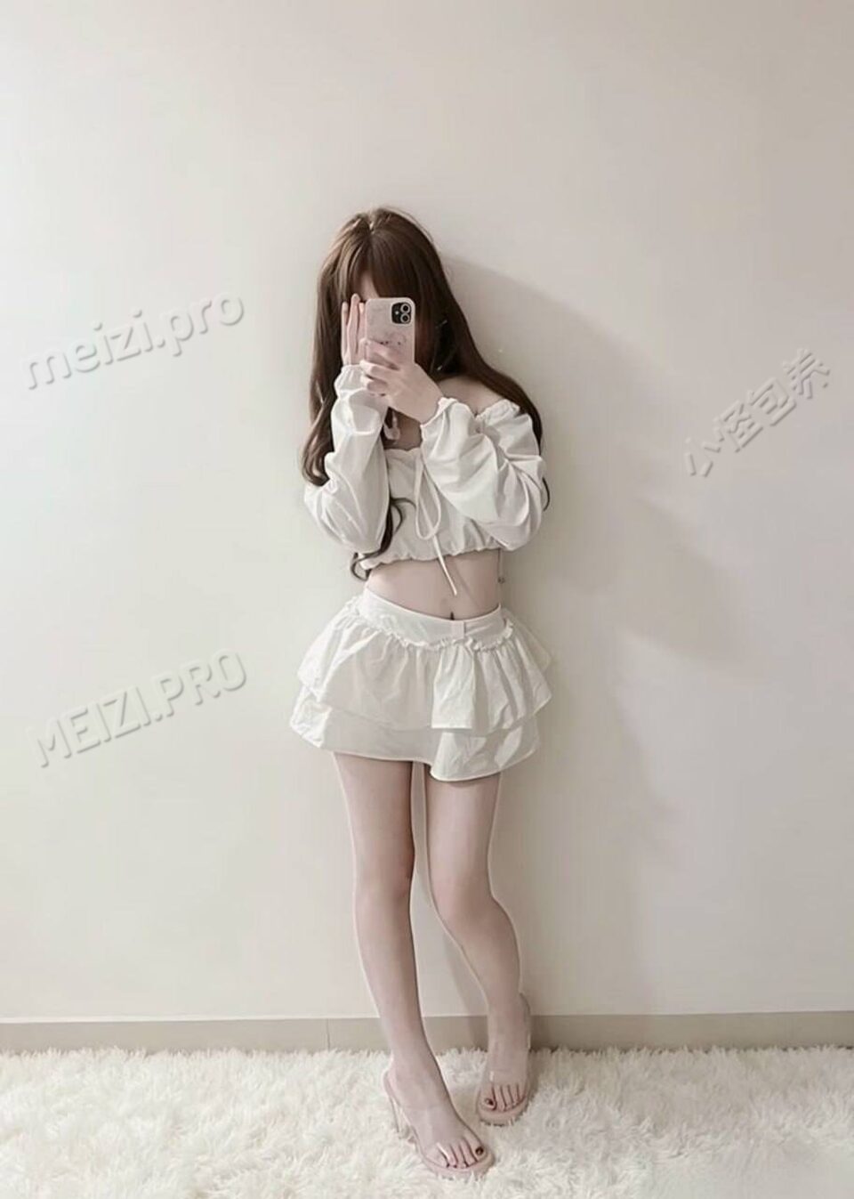 湖南 衡阳 18岁 162cm 94 B杯 待业 粉嫩肤白，水多反差，配合度高，活泼开朗，相处时是你的贴心女友，俏皮甜美，落落大方，不会冷场，床上让你体验温暖时刻，细腻呵护 抽烟纹身:无纹身 SM:否 无套:否 口交:可 过夜:可 同居:可 可飞:可 周边 价格:3/6 特点:粉嫩肤白，水多反差，配合度高，活泼开朗，相处时是你的贴心女友，俏皮甜美，落落大方，不会冷场，床上让你体验温暖时刻，细腻呵护