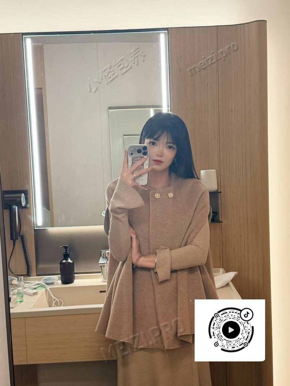 江苏 南通 22岁 165cm 100 A杯 学生 乖，听话，懂事 抽烟纹身:无 SM:是 无套:否 口交:可 过夜:可 同居:否 可飞:可 江浙沪 价格:5 特点:乖，听话，懂事