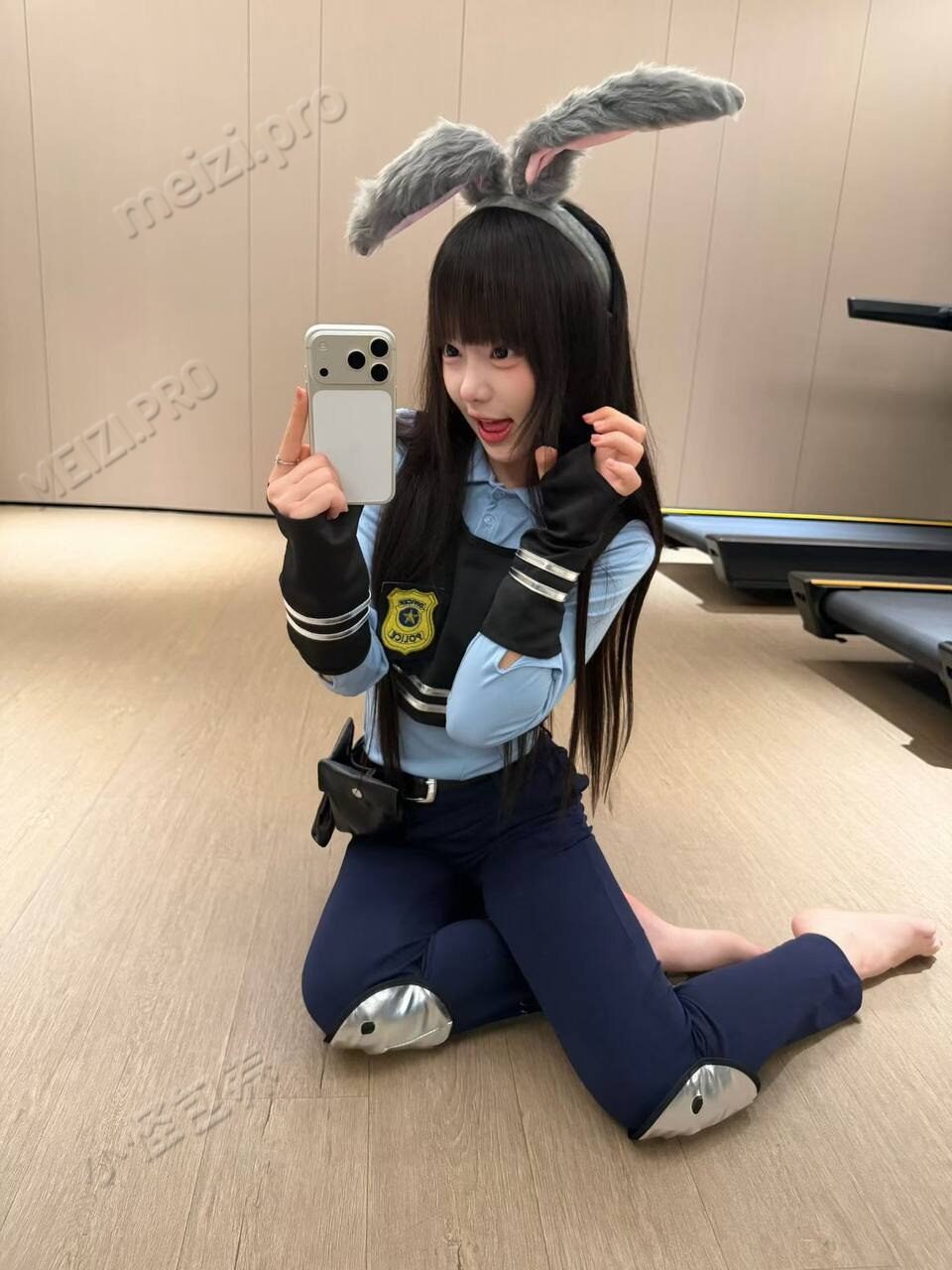 河南 郑州 18岁 164cm 83 B杯 性格开朗 活泼 懂事女友感 白皮肤 底下很干净 很紧 抽烟纹身:无纹身 SM:是 无套:可 口交:可 过夜:可 同居:可 可飞:可 价格:10 特点:性格开朗 活泼 懂事女友感 白皮肤 底下很干净 很紧