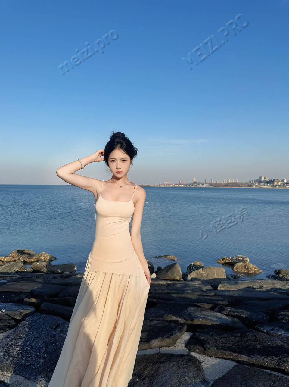 福建 厦门 21岁 165cm 90 C杯 学生 性格好不照骗无整 抽烟纹身:抽烟 SM:是 无套:否 口交:可 过夜:可 同居:否 可飞:能 价格:22 特点:性格好不照骗无整