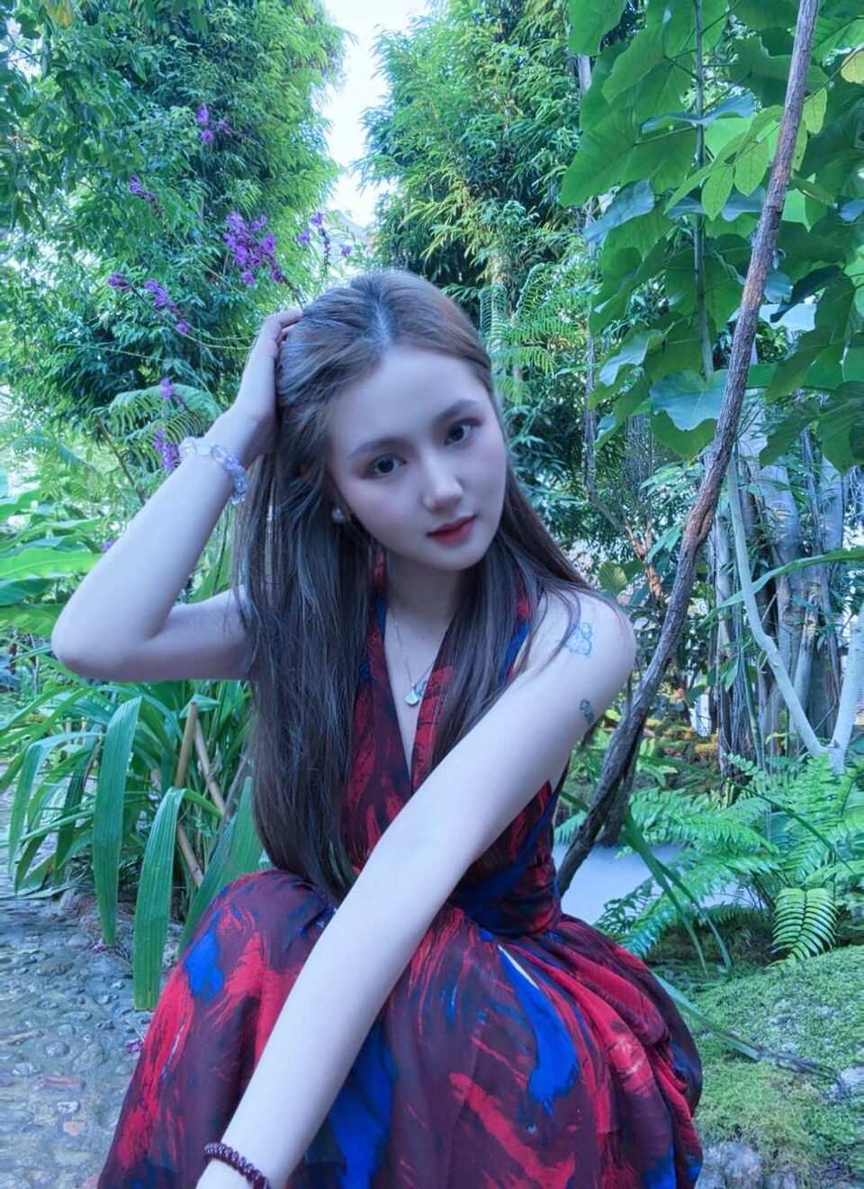 云南 昆明 23岁 158cm 90 B杯 医美 性格还不错 情绪稳定 身材好 听话 懂事 圈子干净 SM:否 无套:否 口交:看情况 过夜:可 同居:可 可飞:可 价格:12 特点:性格还不错 情绪稳定 身材好 听话 懂事 圈子干净