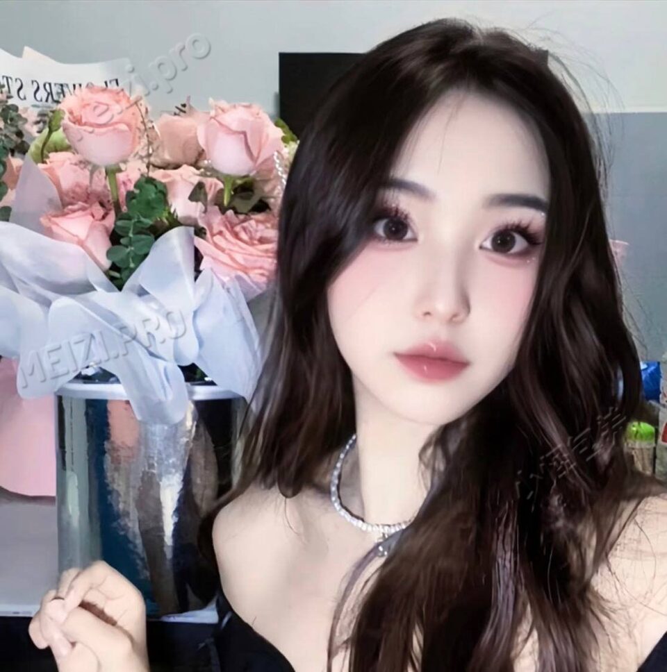 云南 德宏 24岁 162cm 50 B杯 工作 御姐 抽烟纹身:无 SM:否 无套:否 口交:可 过夜:可 可飞:可 价格:10 特点:御姐