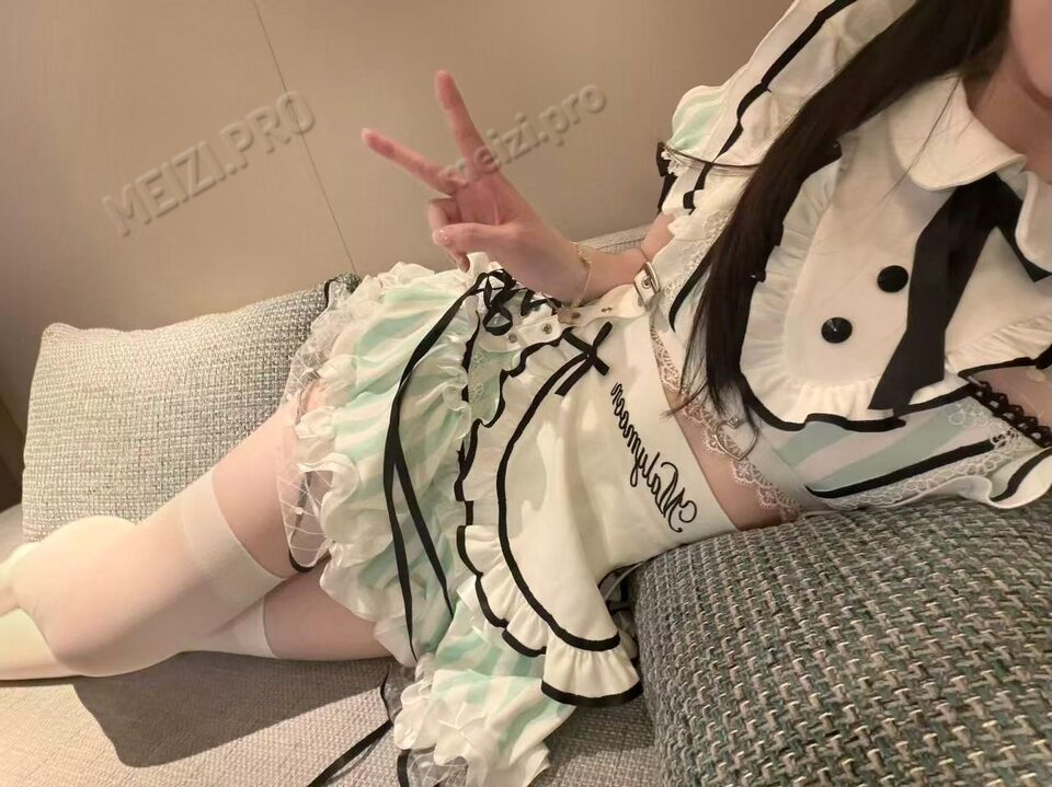 安徽 合肥 18岁 163cm 85 A杯 女生 刚破处 没做几次，水多 抽烟纹身:不抽烟无纹身 SM:否 无套:可 口交:可 过夜:可 同居:可 可飞:可 周边 价格:8 特点:刚破处 没做几次，水多