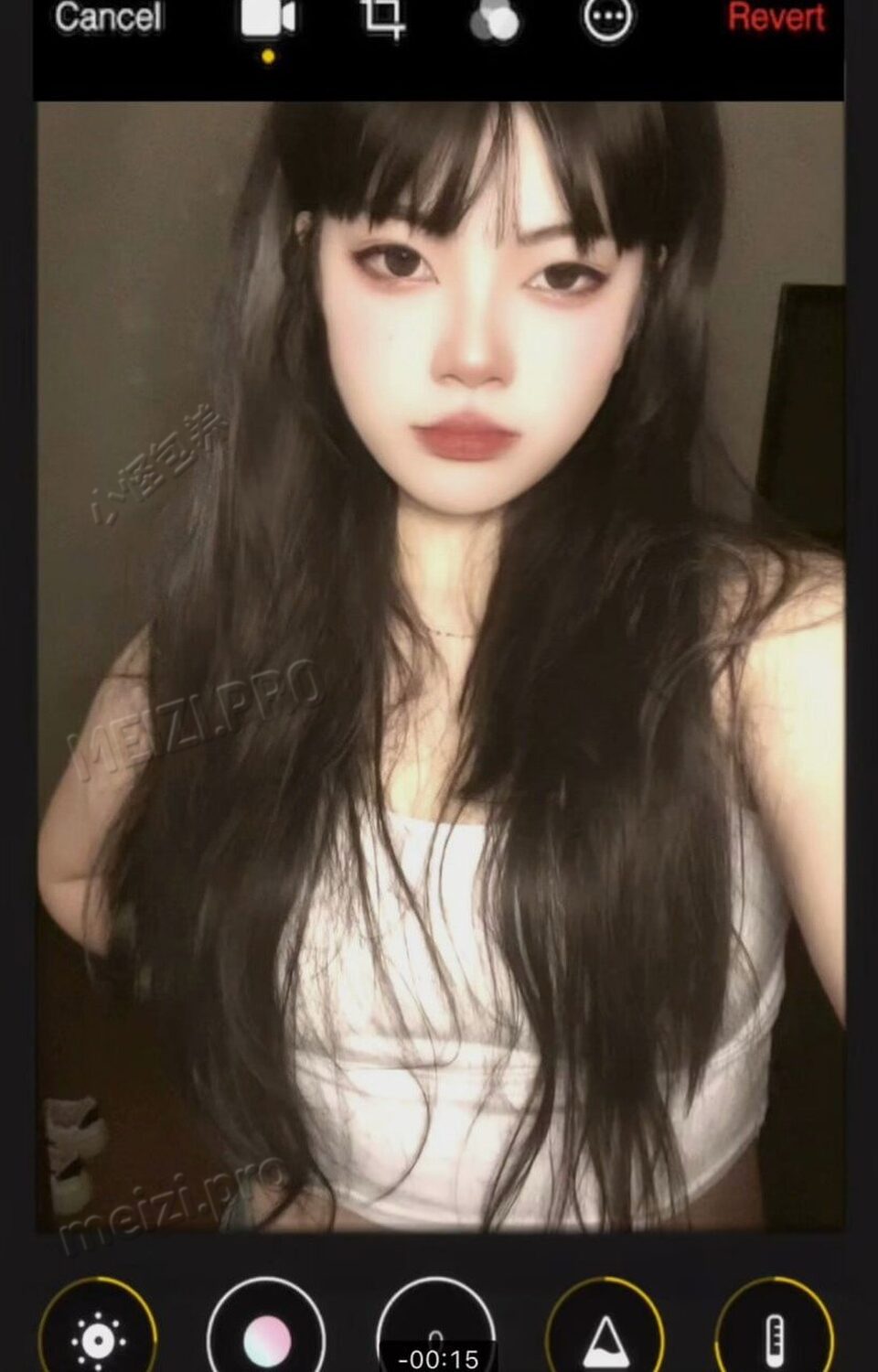 云南 昆明 23岁 168cm 132 B杯 无业 不道哇 抽烟纹身:不抽烟无纹身，手臂有疤 SM:否 无套:可 口交:可 过夜:可 同居:否 可飞:可 价格:10-30 特点:不道哇