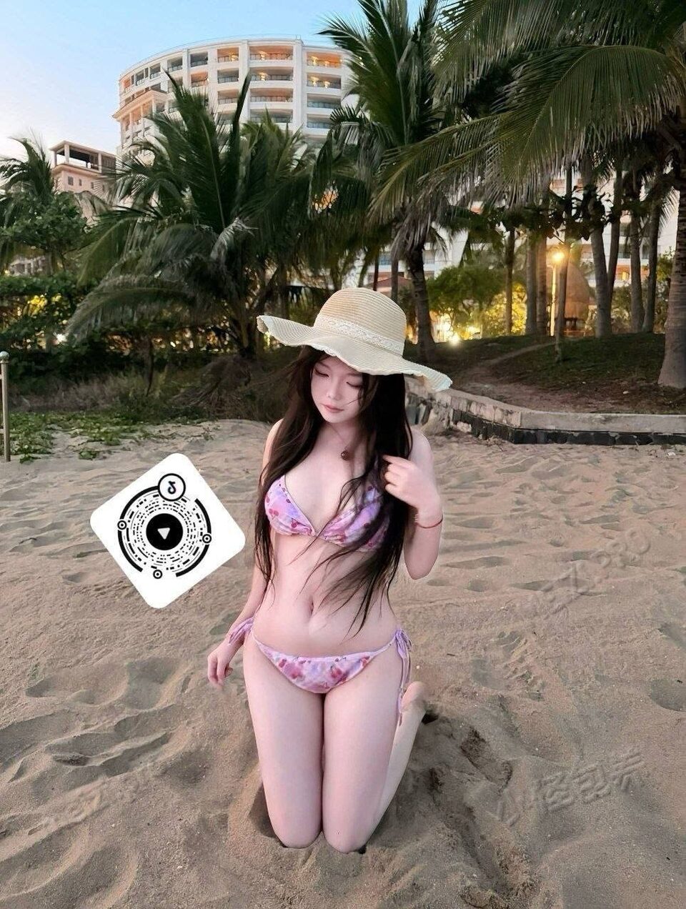 广东 惠州 18岁 165cm 105 C杯 学生 可爱性感迷人，紧嫩，可以配合，床上激情销魂满足深层渴望，贴心陪伴提供温暖情绪，配合度高，听话懂事 抽烟纹身:无 SM:否 无套:否 口交:可 过夜:可 同居:可 可飞:可 价格:8 特点:可爱性感迷人，紧嫩，可以配合，床上激情销魂满足深层渴望，贴心陪伴提供温暖情绪，配合度高，听话懂事