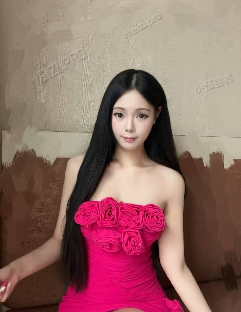 广东 深圳 21岁 166cm 102 C杯 老师 皮肤白状态好,听话乖巧,性格文静,腰细胸大身材好 SM:是 无套:可 口交:可 过夜:可 同居:可 可飞:可 协商 价格:10 特点:皮肤白状态好,听话乖巧,性格文静,腰细胸大身材好
