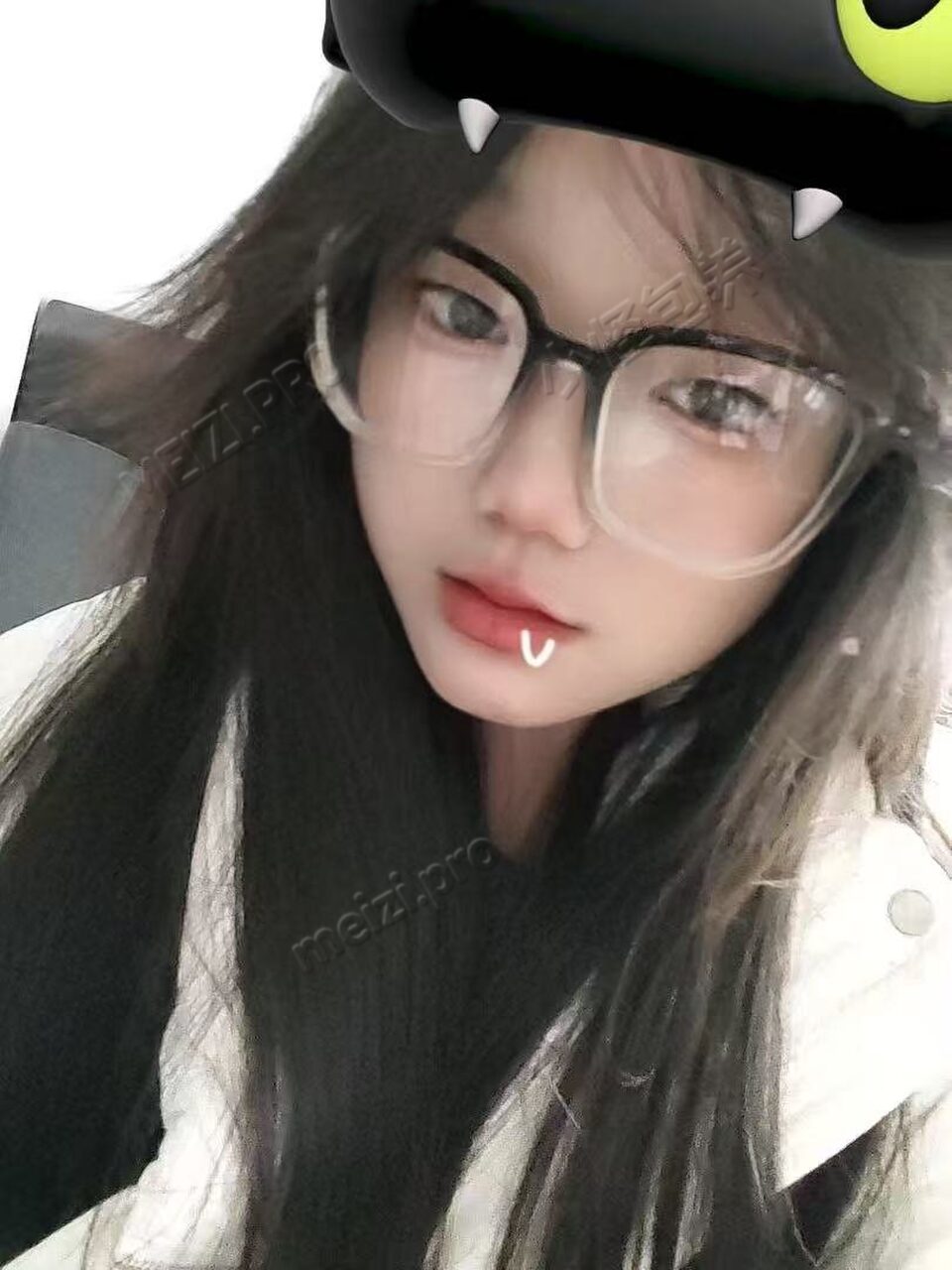 江苏 南京 18岁 160cm 98 B杯 学生 事少,配合度高 抽烟纹身:无 SM:是 无套:可 口交:可 过夜:可 同居:可 可飞:可 价格:10 特点:事少,配合度高