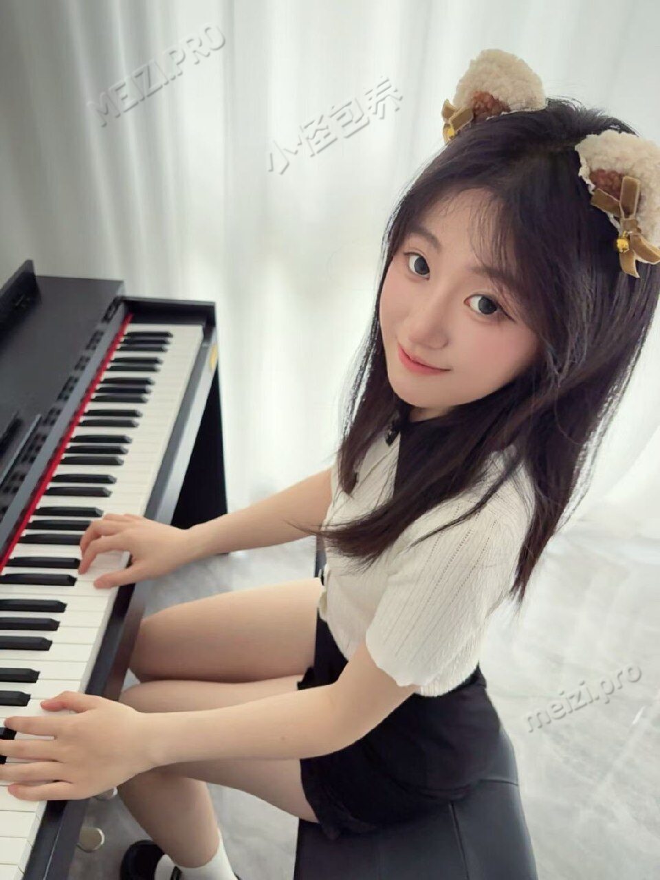 江西 九江 18岁 165cm 52 B杯 学生 性格好,乖巧听话,懂事少事 抽烟纹身:无 SM:否 无套:否 口交:可 过夜:可 可飞:可 价格:15 特点:性格好,乖巧听话,懂事少事