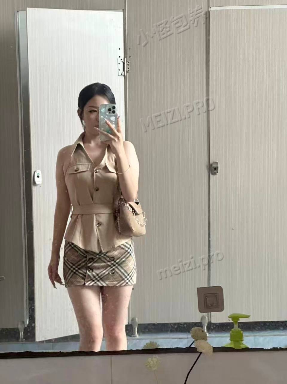 安徽 淮南 19岁 163cm 100 A杯 第一次接触 抽烟纹身:无 SM:否 无套:看情况 口交:看情况 过夜:可 同居:可 可飞:可 合肥 价格:6 特点:第一次接触