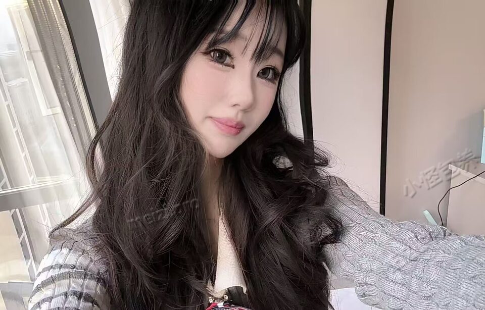 湖南 长沙 芙蓉区 18岁 165cm 82 B杯 年轻可爱 抽烟纹身:无纹身 SM:是 无套:否 口交:可 过夜:可 同居:可 可飞:否 价格:20 特点:年轻可爱