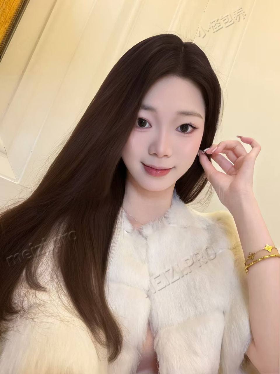 广东 广州 19岁 173cm 95 C杯 学生 懂事听话事少 性格好 温柔甜美不抽烟不喝酒无纹身无整容，听话懂事，会粤语，可盐可甜 抽烟纹身:无 SM:是 无套:可 口交:可 过夜:可 同居:可 可飞:可 外省，可出国 价格:15-30 特点:懂事听话事少 性格好 温柔甜美不抽烟不喝酒无纹身无整容，听话懂事，会粤语，可盐可甜