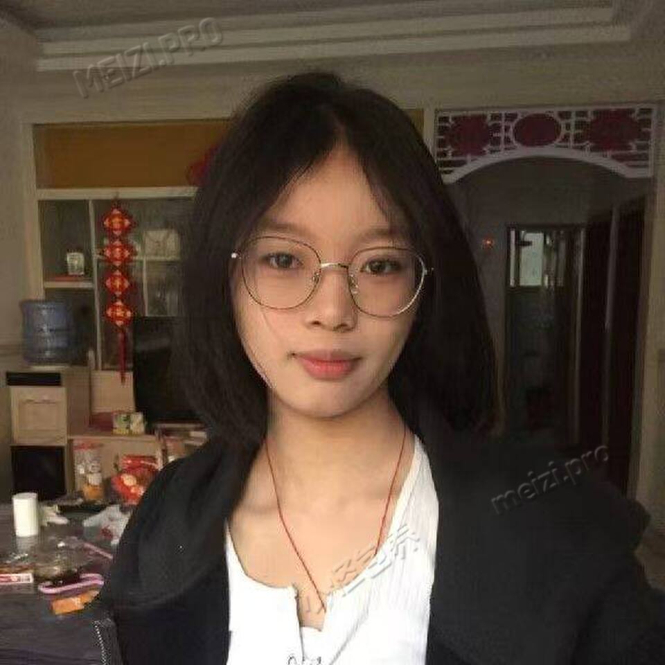 四川 达州 18岁 163cm 110 B杯 工作 年龄小,懂事,听话,干净圈子没有什么不良嗜好 抽烟纹身:无 SM:否 无套:可 口交:可 过夜:可 同居:可 可飞:可 价格:12 特点:年龄小,懂事,听话,干净圈子没有什么不良嗜好