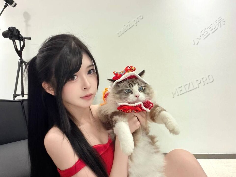 广东 深圳/香港 22岁 162cm 85 B杯 学生 纯天然0整 性格温柔 声音软萌 皮肤白嫩 会粤语英语 玩cosplay 抽烟纹身:无 SM:否 无套:否 口交:可 过夜:可 同居:否 可飞:可 价格:30 特点:纯天然0整 性格温柔 声音软萌 皮肤白嫩 会粤语英语 玩cosplay
