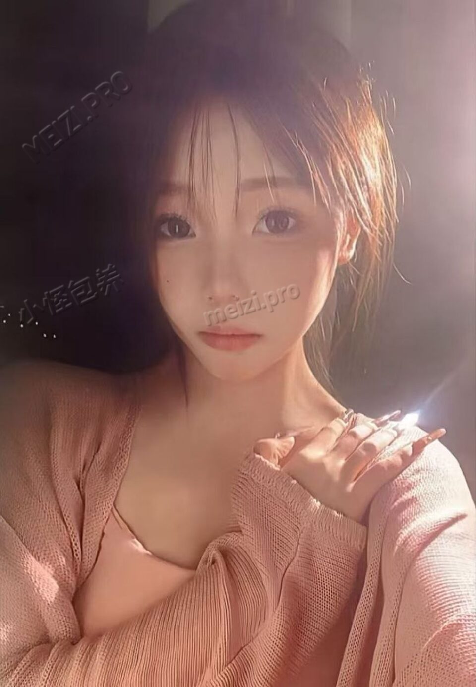 山东 青岛 18岁 167cm 92 B杯 学生 清纯女大脾气好性格好好相处好沟通 抽烟纹身:无 SM:否 无套:否 口交:可 过夜:可 同居:否 可飞:可 价格:3 特点:清纯女大脾气好性格好好相处好沟通