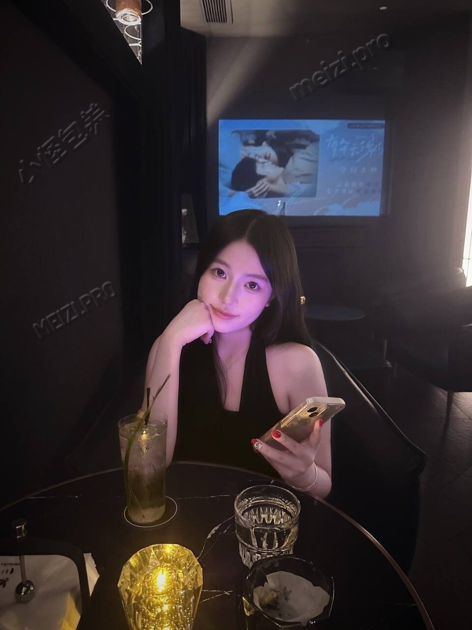 香港 香港 22岁 161cm 98 D杯 学生 胸大 高学历 名校在读 不事b 会聊天 本人好看 抽烟纹身:无 SM:是 无套:否 口交:可 过夜:可 同居:可 可飞:可 价格:25 特点:胸大 高学历 名校在读 不事b 会聊天 本人好看