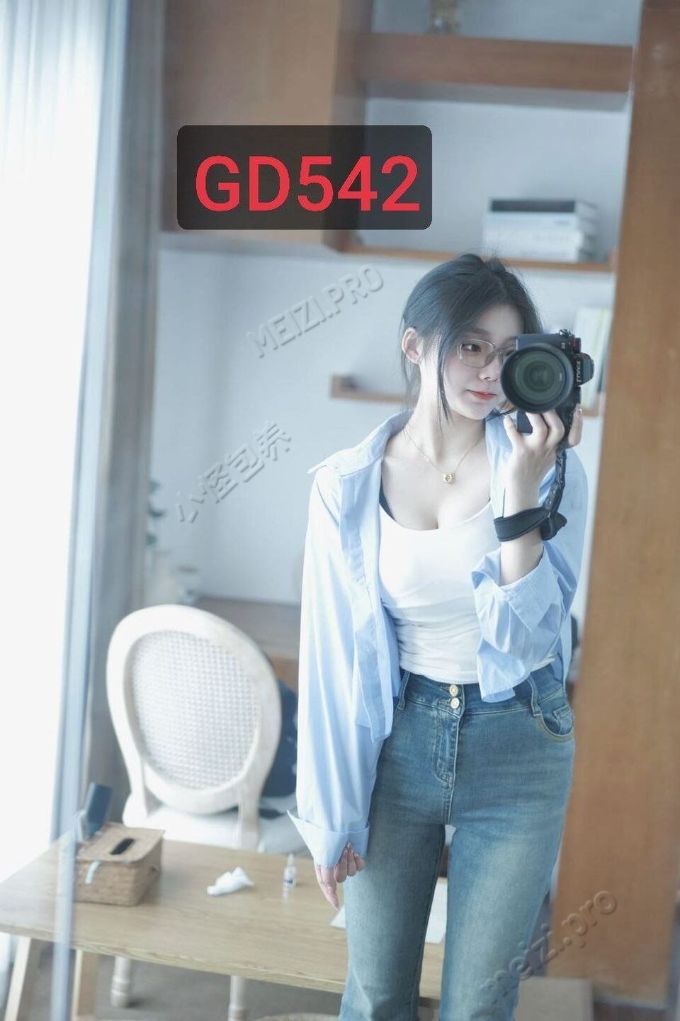 广东 深圳 19岁 168cm 52 D杯 学生 无整 无纹身 不抽烟 平时有健身 性格很好 女友感 抽烟纹身:无 SM:是 无套:否 口交:可 过夜:可 可飞:可 价格:20 特点:无整 无纹身 不抽烟 平时有健身 性格很好 女友感