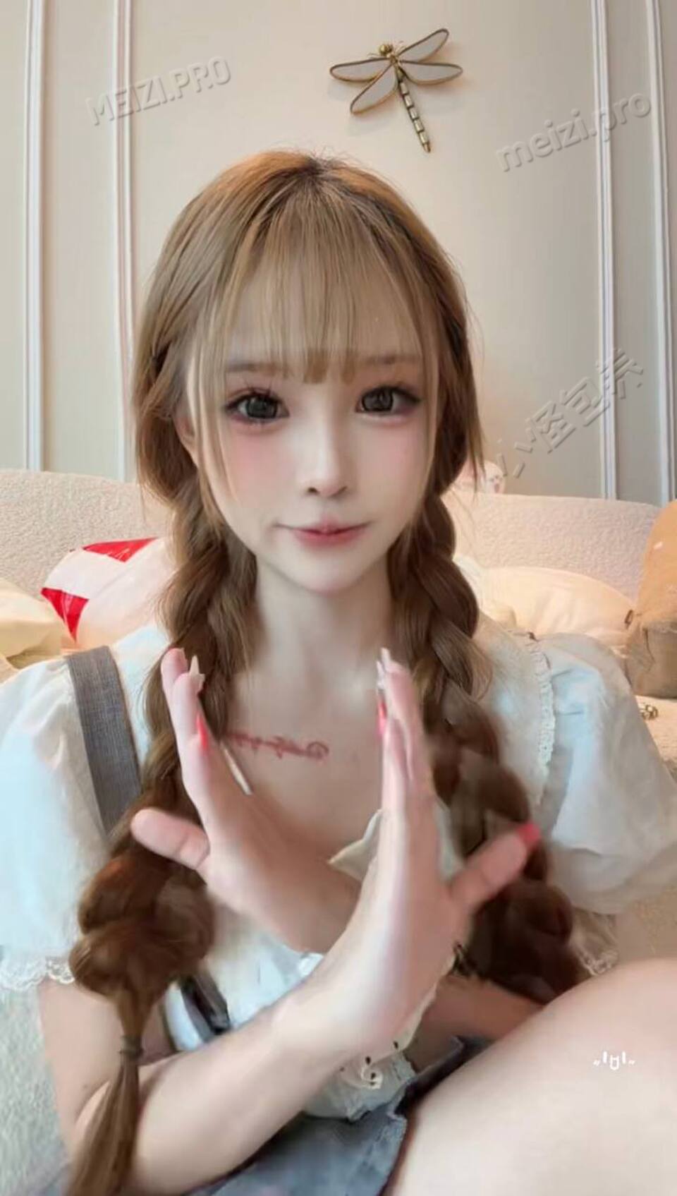 广东 佛山 19岁 155cm 77 A杯 吃喝玩乐 抽烟纹身:有纹身 SM:是 无套:否 口交:可 过夜:可 同居:可 可飞:可外省 价格:12