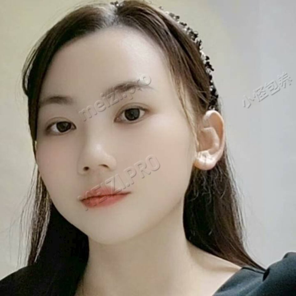 广东 广州 29岁 155cm 100 B杯 工作 活好 抽烟纹身:无纹身 SM:否 无套:可 口交:可 过夜:可 同居:否 可飞:否 价格:5 特点:活好