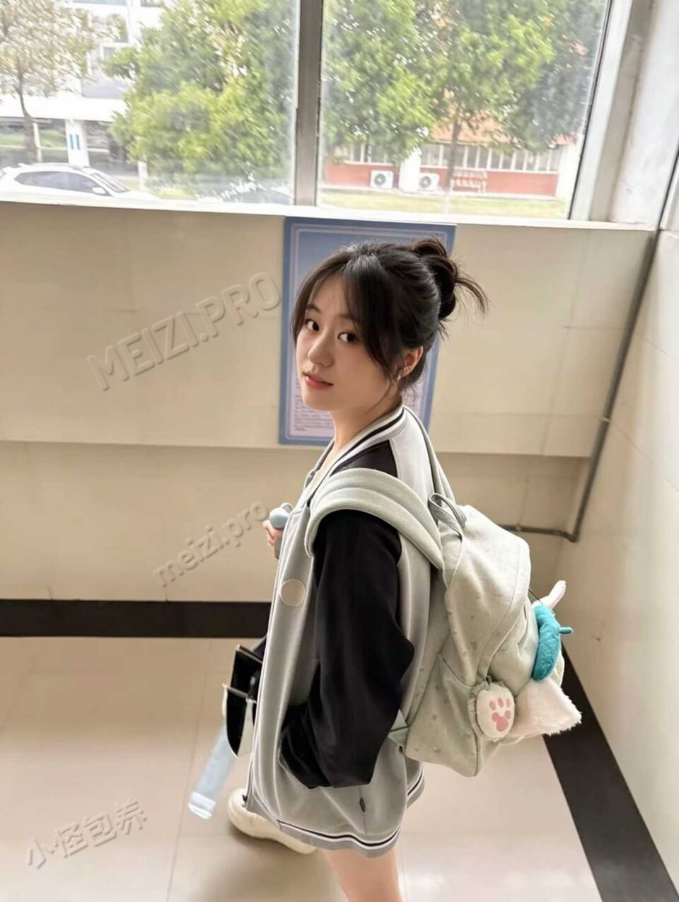 江西 九江 18岁 165cm 52 B杯 学生 瑜伽一字马 乖巧听话懂事不作不闹 抽烟纹身:无 SM:否 无套:否 口交:可 过夜:可 可飞:可其他城市,能出国,有港澳通行证 价格:3 特点:瑜伽一字马 乖巧听话懂事不作不闹