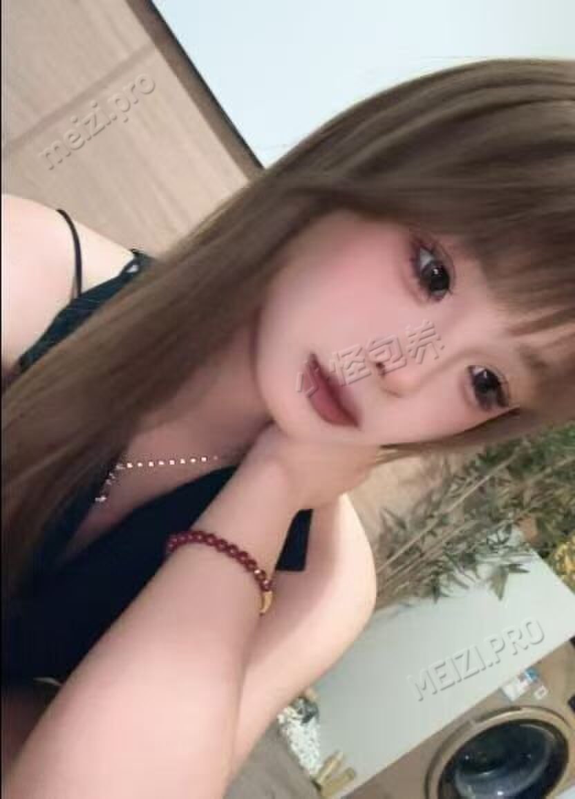河南 邓州 18岁 167cm 95 B杯 前台 SM:是 无套:可 口交:否 过夜:可 同居:否 可飞:能,其他城市,港澳否 价格:30