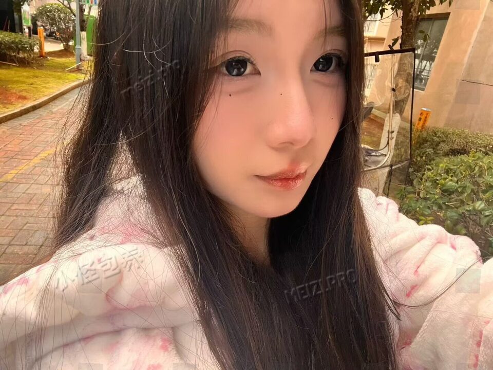 江西 南昌 18岁 163cm 98 C杯 学生 音乐生 各种才艺 甜妹 jk洛丽塔 情绪价值多 温柔体贴,懂事听话配合度高,妈生脸,身材好,胸大,床上反差大,未经人事,自己玩破了 SM:是 无套:否 口交:否 过夜:可 可飞:不可异地,不可飞港澳 价格:3 特点:音乐生 各种才艺 甜妹 jk洛丽塔 情绪价值多 温柔体贴,懂事听话配合度高,妈生脸,身材好,胸大,床上反差大,未经人事,自己玩破了