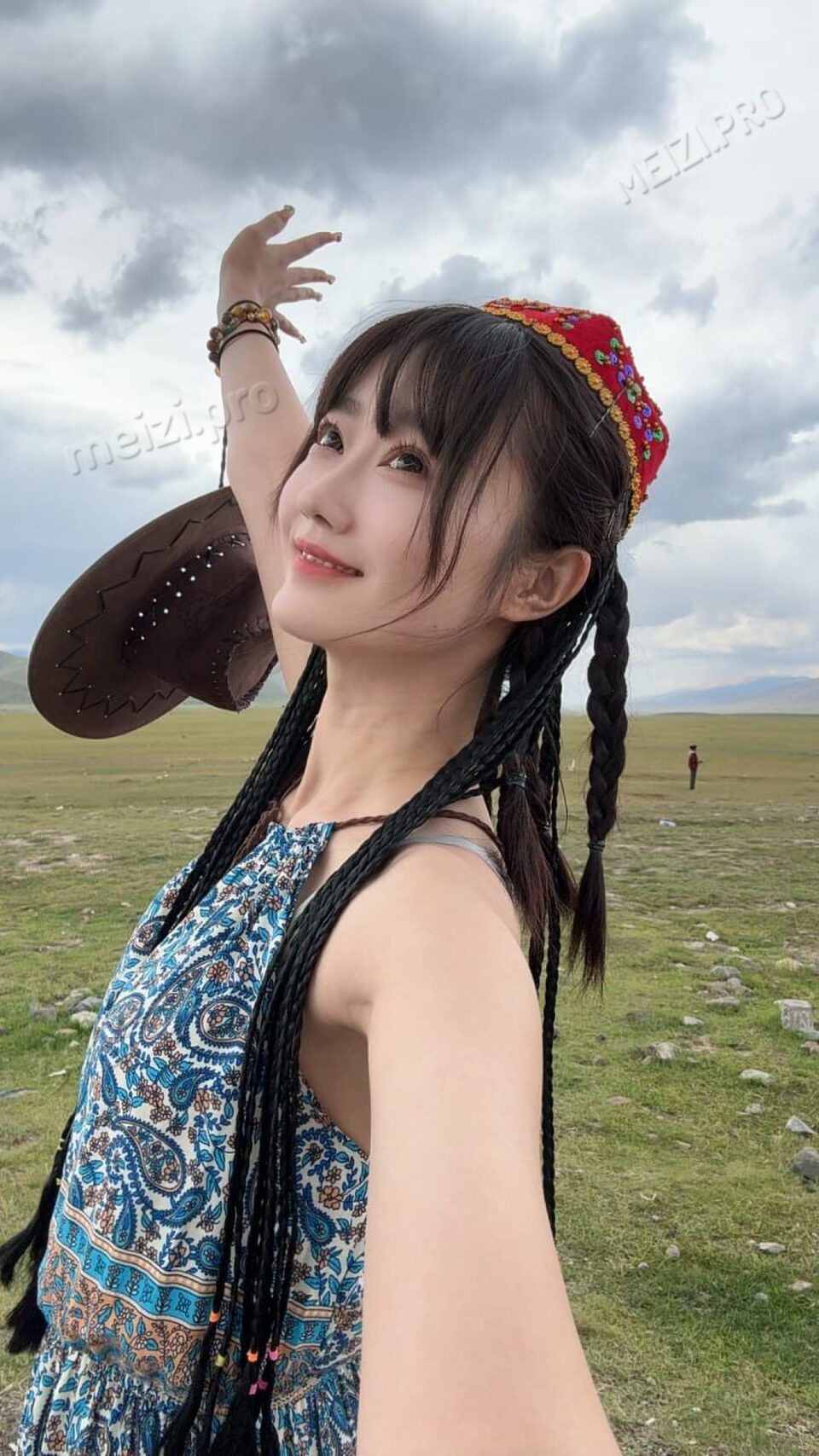 山东 济南 22岁 170cm 94 B杯 研一硕士 性格好 抽烟纹身:无纹身 SM:否 无套:否 口交:可 过夜:可 同居:可 可飞:可 价格:12 特点:性格好