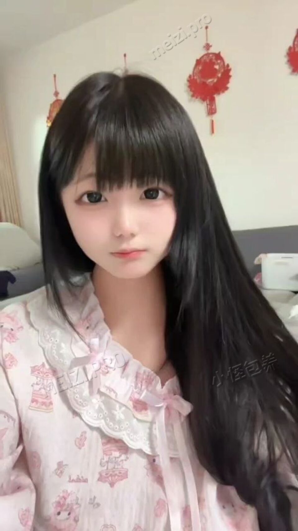 安徽 亳州 18岁 156cm 90 C杯 学生 紧 水多 嫩 抽烟纹身:不抽烟无纹身 SM:否 无套:否 口交:可 过夜:可 同居:否 可飞:可 价格:6 特点:紧 水多 嫩