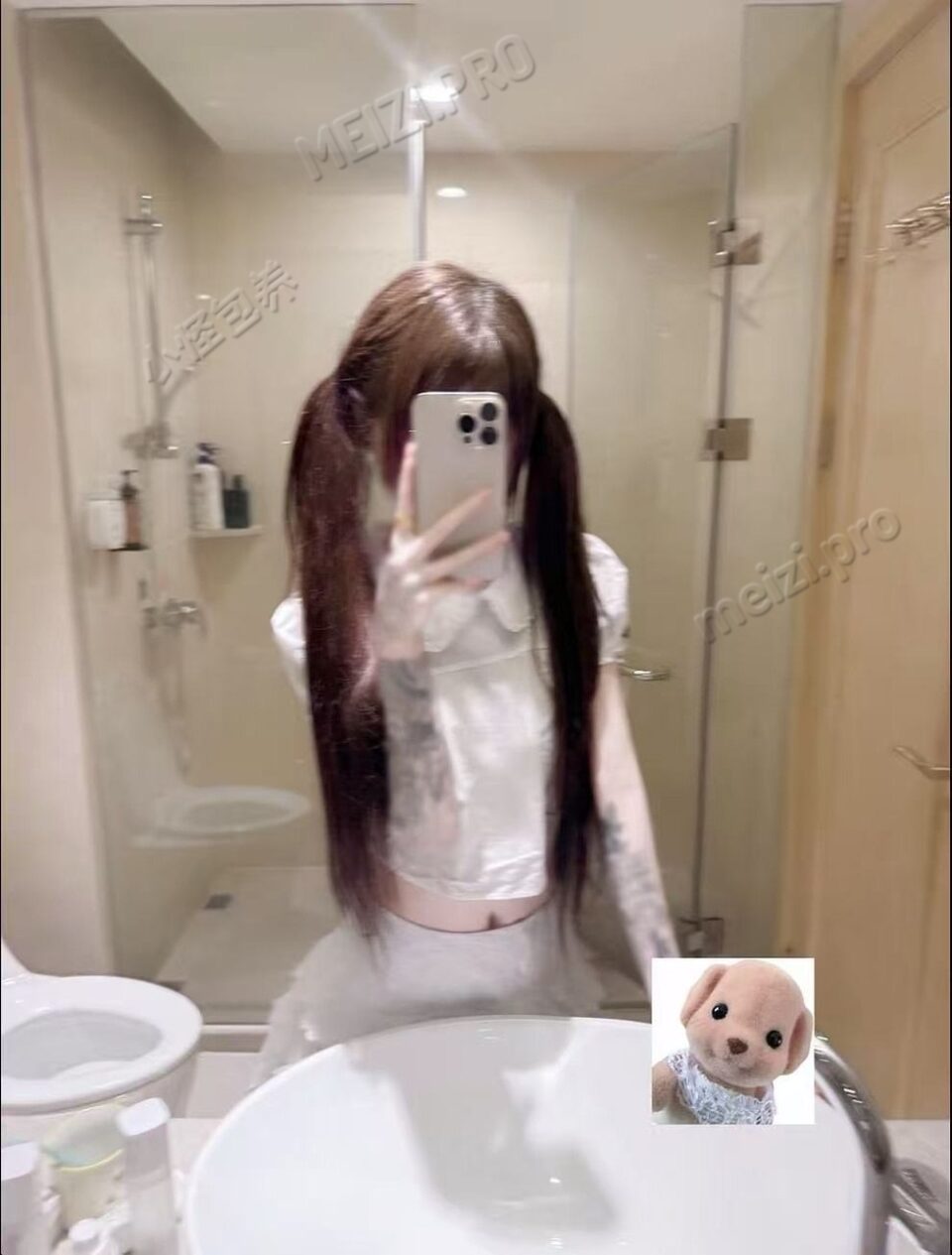 河南 郑州 19岁 168cm 100 B杯 女生 听话 抽烟纹身:不抽烟有纹身 SM:否 无套:否 口交:可 过夜:可 同居:可 可飞:可 价格:8 特点:听话