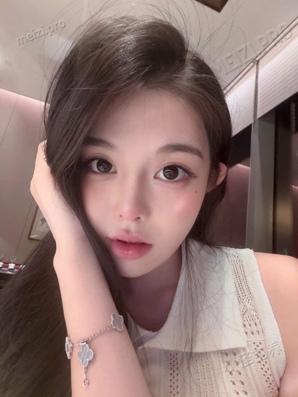 广东 深圳 21岁 166cm 98 C杯 工作 清纯 真C SM:是 无套:否 口交:可 过夜:可 同居:可 可飞:可 外地,可出国,有港澳通行证 价格:20 特点:清纯 真C
