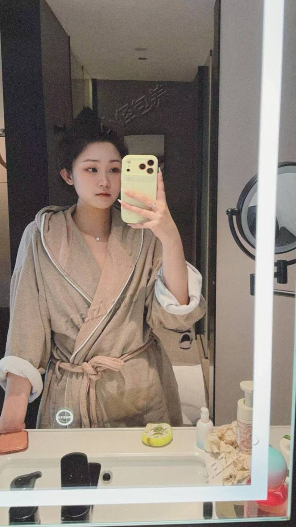 广东 广州 26岁 170cm 120 C杯 自由 活泼开朗，善于沟通，气氛组，可御可萝，情绪价值满满，唱歌好听 顶级s m 抽烟纹身:有抽烟有纹身 SM:是 无套:可 口交:可 过夜:可 同居:可 可飞:可 外省 出国 价格:7-12 特点:活泼开朗，善于沟通，气氛组，可御可萝，情绪价值满满，唱歌好听 顶级s m