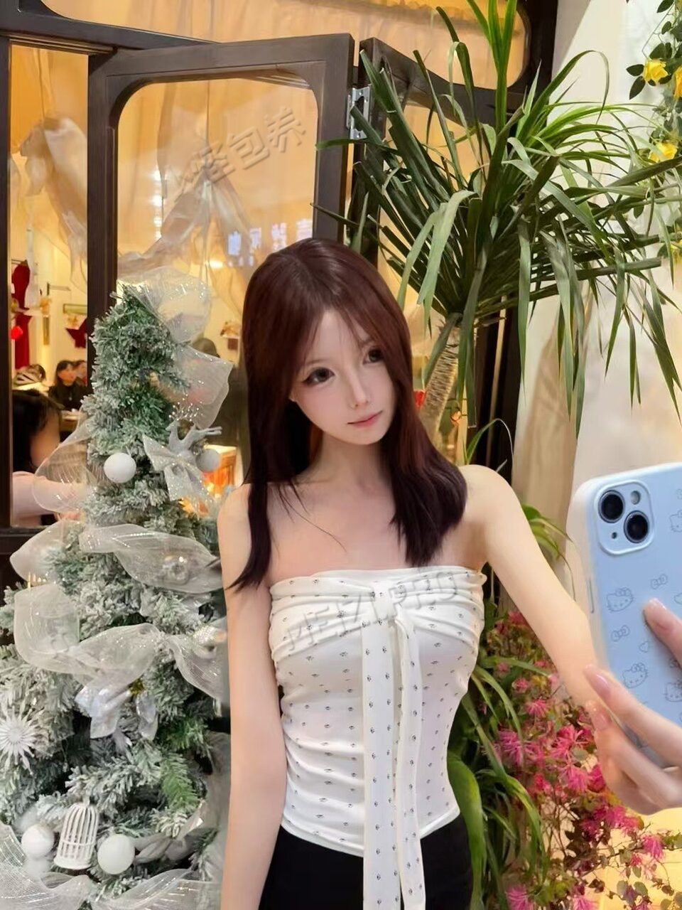 湖南 郴州 18岁 165cm 87 C杯 学生 性格好 SM:是 无套:否 口交:可 过夜:否 同居:否 可飞:可 湖南省内 价格:6 特点:性格好