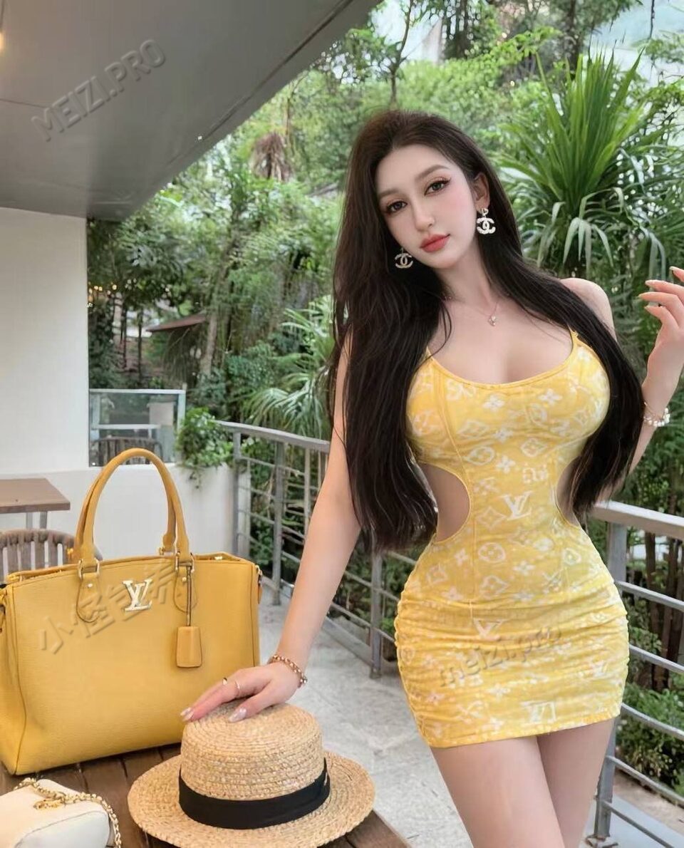 广东 广州 25岁 168cm 106 D杯 美容师 新疆人 温柔 幽默 性感 御姐 可提供情绪价值 抽烟纹身:无纹身 SM:轻度 无套:可 口交:可 过夜:可 同居:可 可飞:可以，不可去港澳 价格:5 特点:新疆人 温柔 幽默 性感 御姐 可提供情绪价值