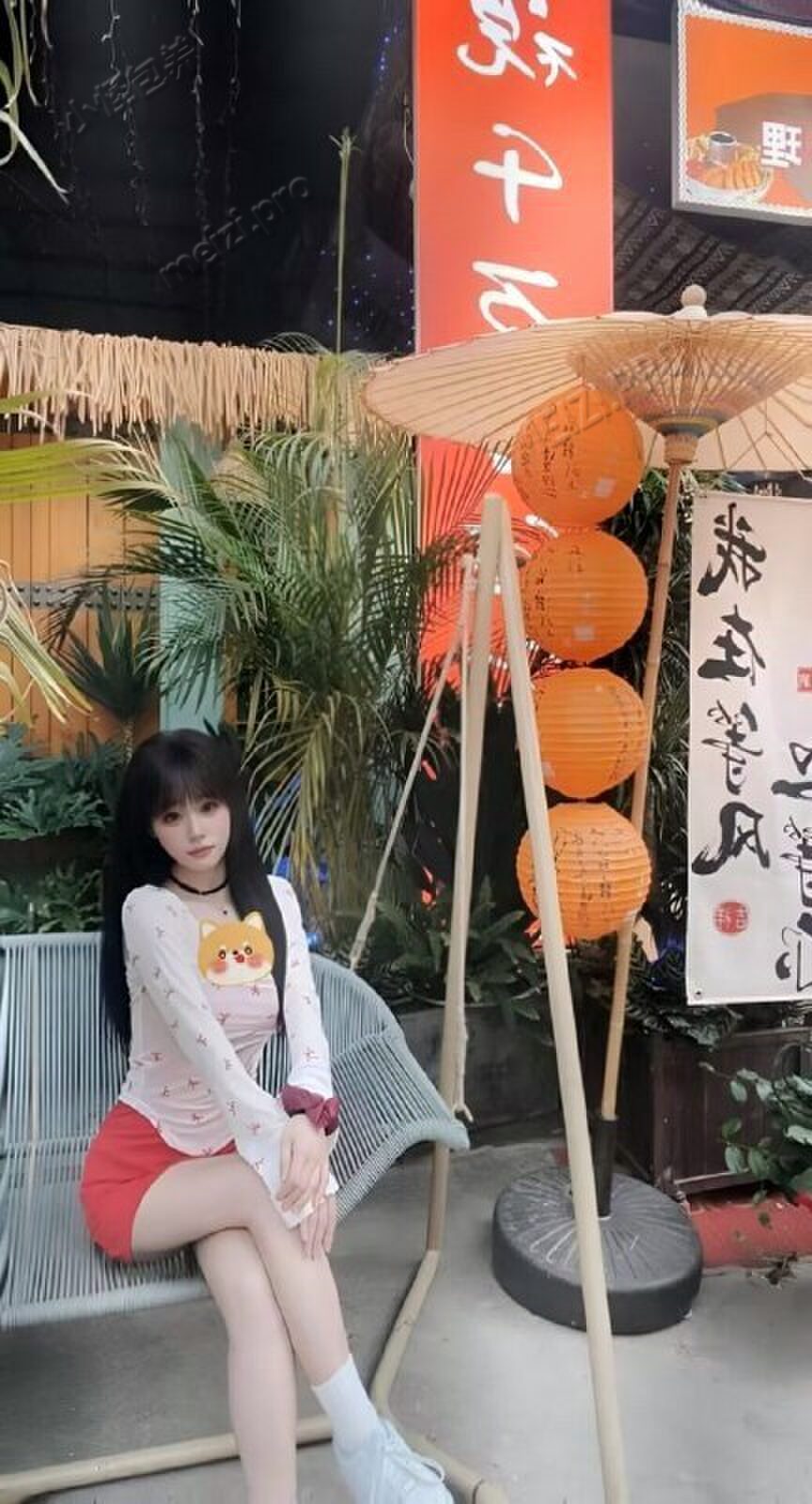 四川 成都 22岁 160cm 100 D杯 无 会唱歌跳舞弹钢琴 抽烟纹身:无 SM:是 无套:可 口交:可 过夜:可 同居:可 可飞:可 价格:30 特点:会唱歌跳舞弹钢琴