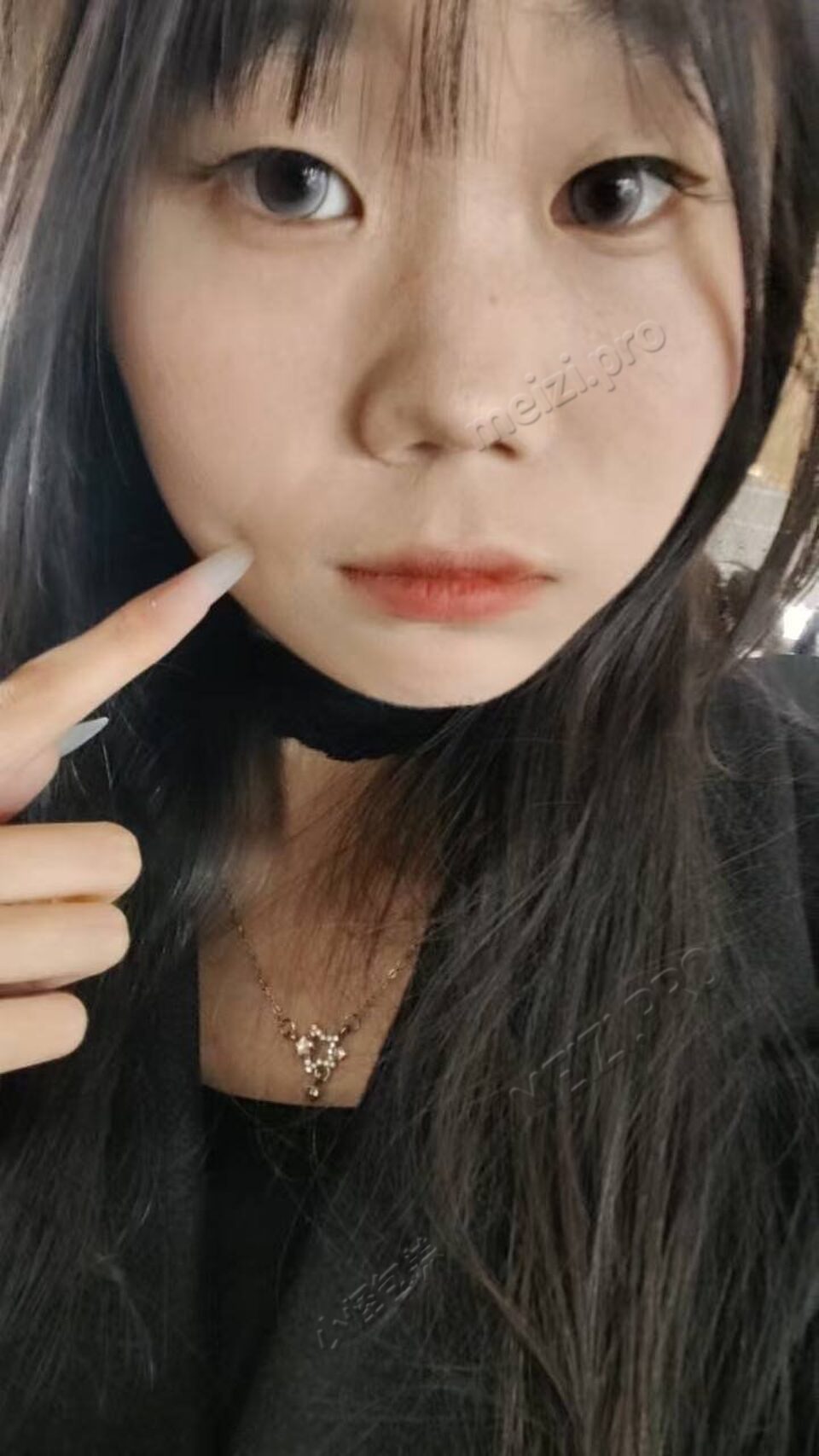 江苏 徐州 21岁 170cm 48 B杯 学生 腿长 抽烟纹身:无纹身 SM:否 无套:可 口交:可 过夜:可 同居:否 可飞:否 价格:30 特点:腿长