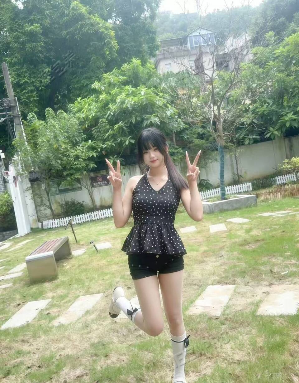 广东 佛山 18岁 162cm 88 B杯 学生 抽烟纹身:无 SM:否 无套:可 口交:否 过夜:可 同居:否 价格:6