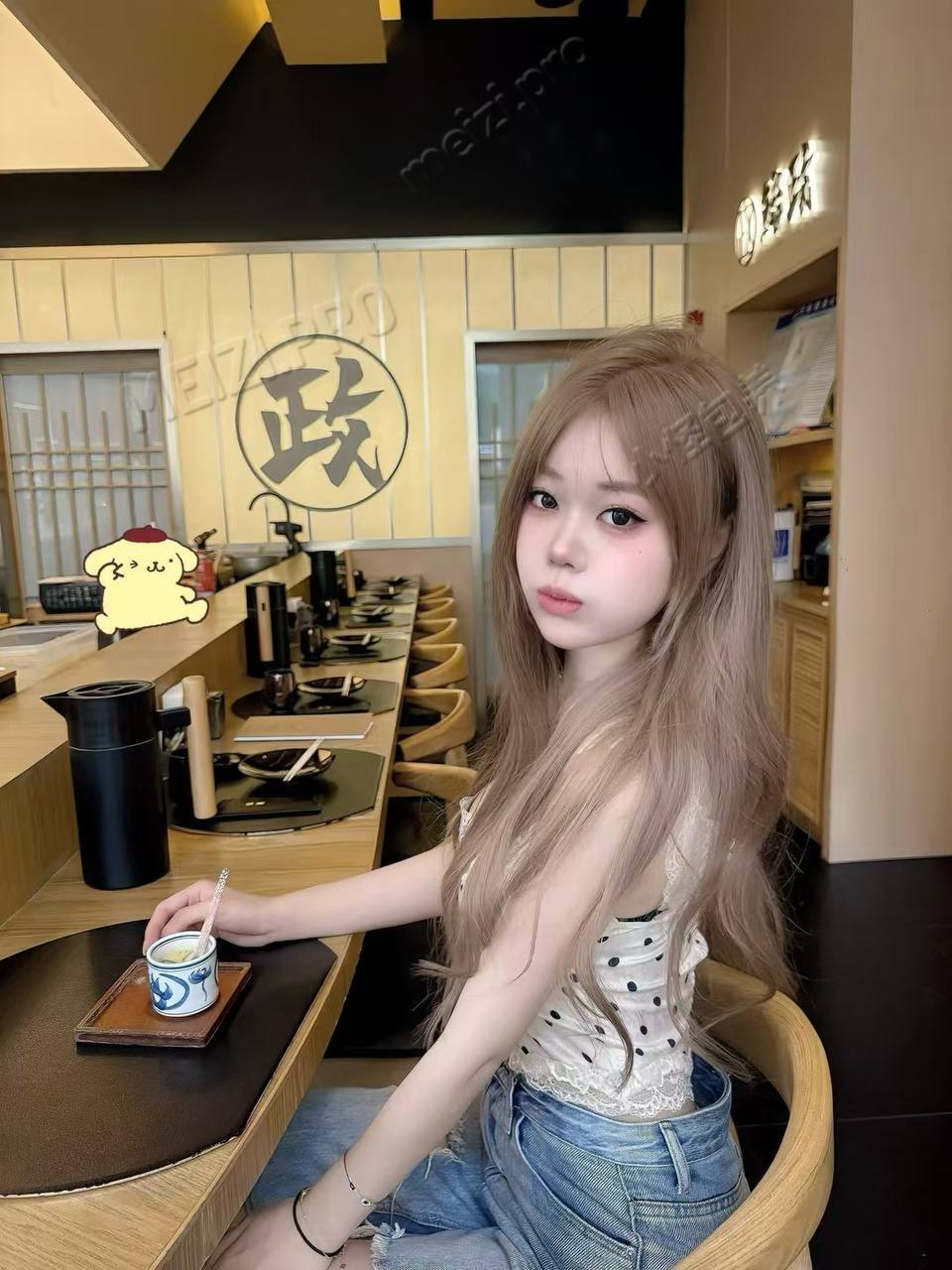 上海 上海 21岁 165cm 100 C杯 学生 211在读学生，性格好，兼职摄影模特 抽烟纹身:无 SM:是 无套:否 口交:可 过夜:可 同居:否 可飞:可 价格:12 特点:211在读学生，性格好，兼职摄影模特