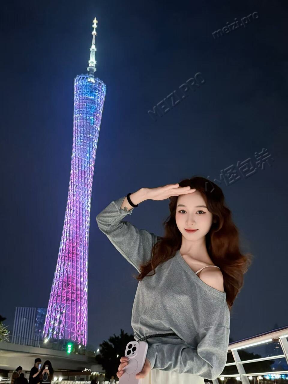 江苏 苏州 22岁 158cm 82 A杯 抽烟纹身:无纹身 SM:否 无套:可 口交:可 过夜:可 同居:否 可飞:能 价格:15