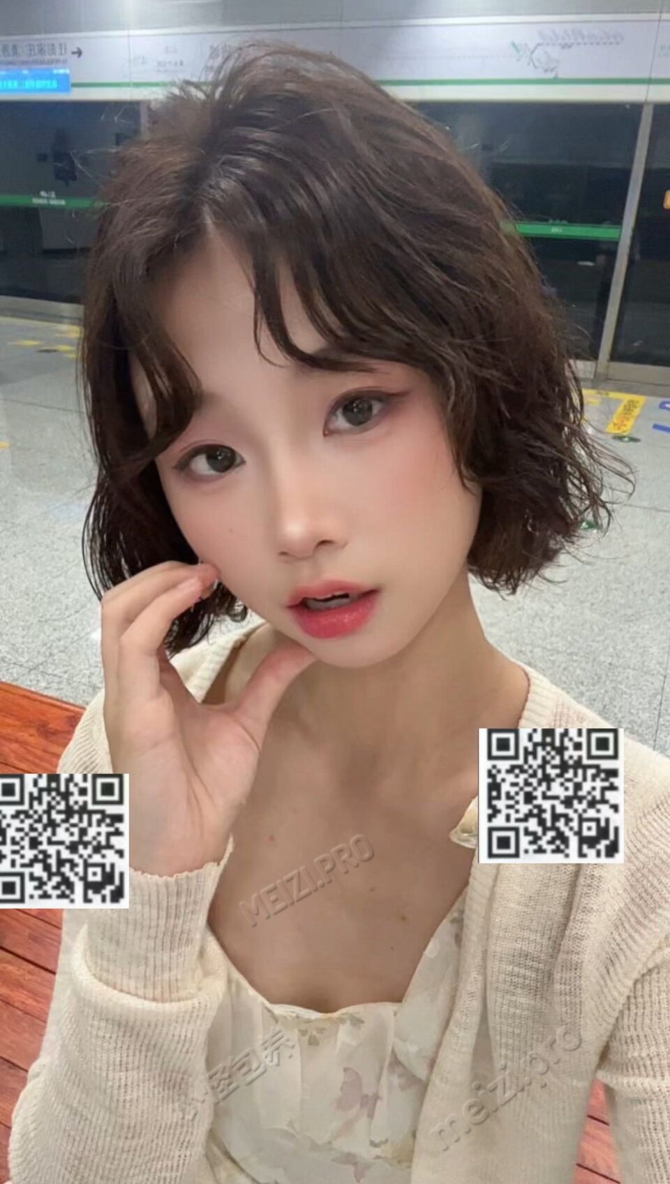 山东 济南 20岁 165cm 48 C杯 学生 学历高 一本名校 会跳舞 柔韧性好 SM:是 无套:可 口交:可 过夜:可 同居:可 可飞:否 价格:15 特点:学历高 一本名校 会跳舞 柔韧性好