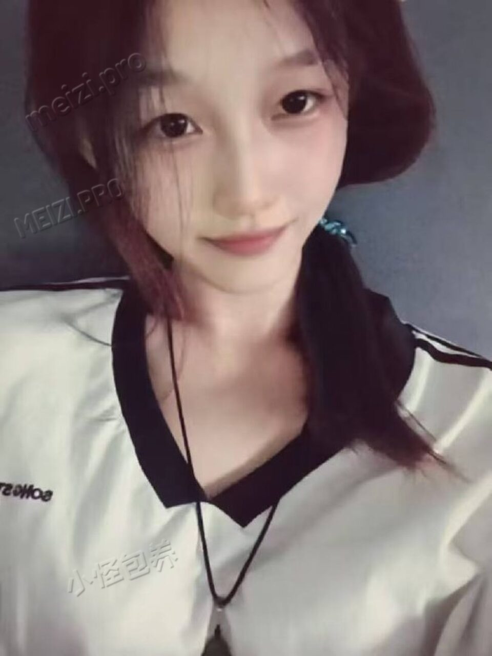 河南 郑州 20岁 160cm 98 A杯 学生 喜欢 抽烟纹身:无 SM:否 无套:否 口交:可 过夜:否 同居:可 可飞:不 价格:6 特点:喜欢