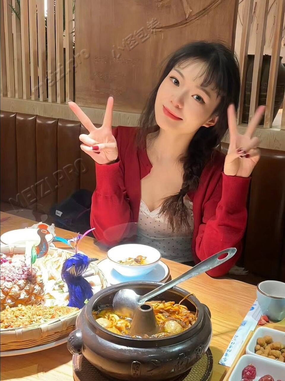 四川 自贡 21岁 167cm 48 B杯 学生 性格好多身材S曲线好,屁股翘,腰细,声音好听,嘴甜能提供情绪价值,性格活泼开朗懂事,做饭超好吃 抽烟纹身:不抽烟无纹身 SM:是 无套:可 口交:可 过夜:可 同居:可 可飞:可外地可出村 价格:20 特点:性格好多身材S曲线好,屁股翘,腰细,声音好听,嘴甜能提供情绪价值,性格活泼开朗懂事,做饭超好吃